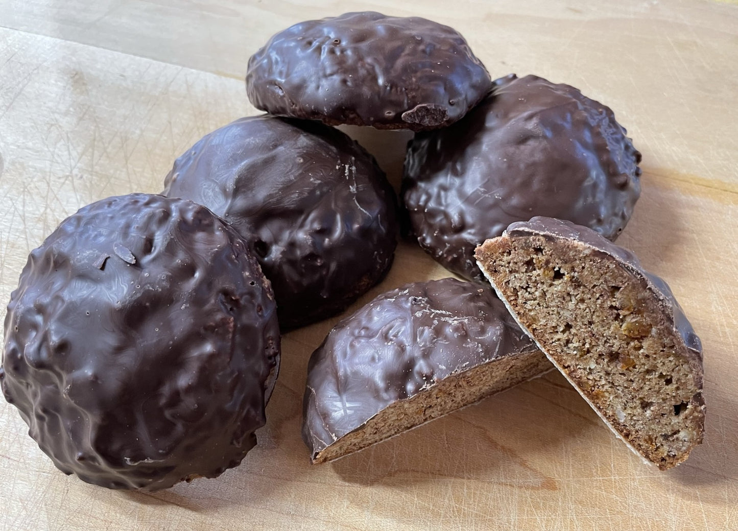 Nuremberg Lebkuchen with Belgian chocolate, 8 cookies (18oz)